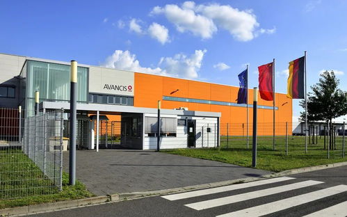 中國建材集團(tuán)銅銦鎵硒光電轉(zhuǎn)換率再破世界紀(jì)錄，引領(lǐng)建筑材料技術(shù)新突破